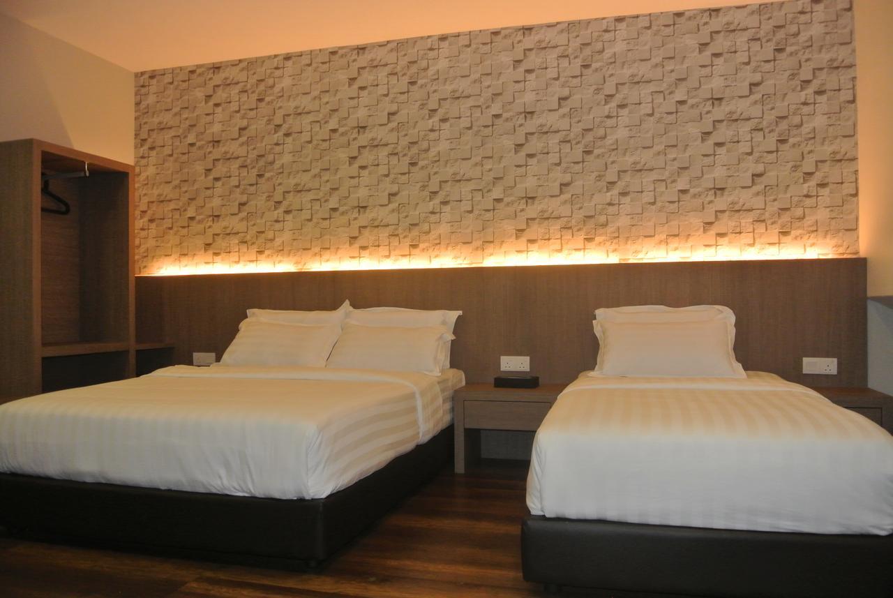 Riverside Boutique Hotel Kuantan Exterior photo